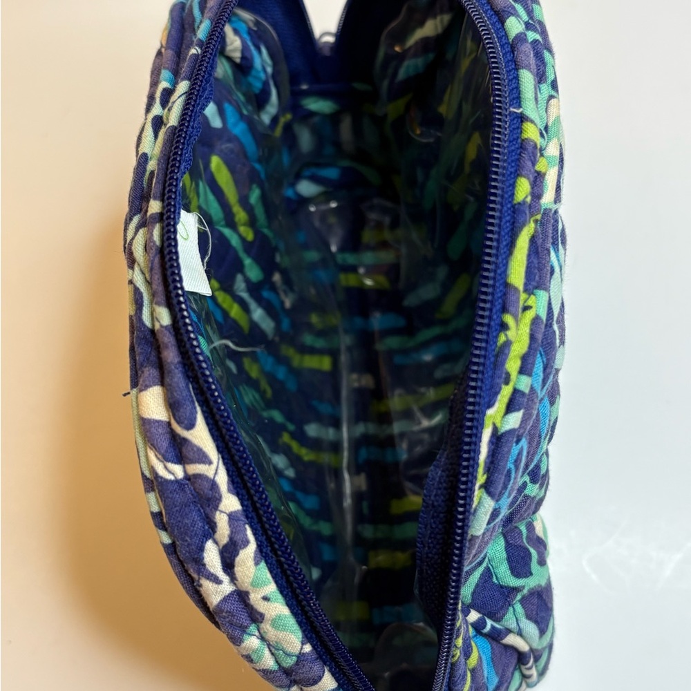 Vera Bradley Katarina Blues Quilted Cosmetic bag blue green - Picture 6 of 7